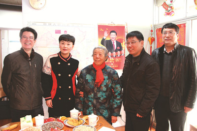 市局領(lǐng)導(dǎo)慰問集團全國勞模孫穎